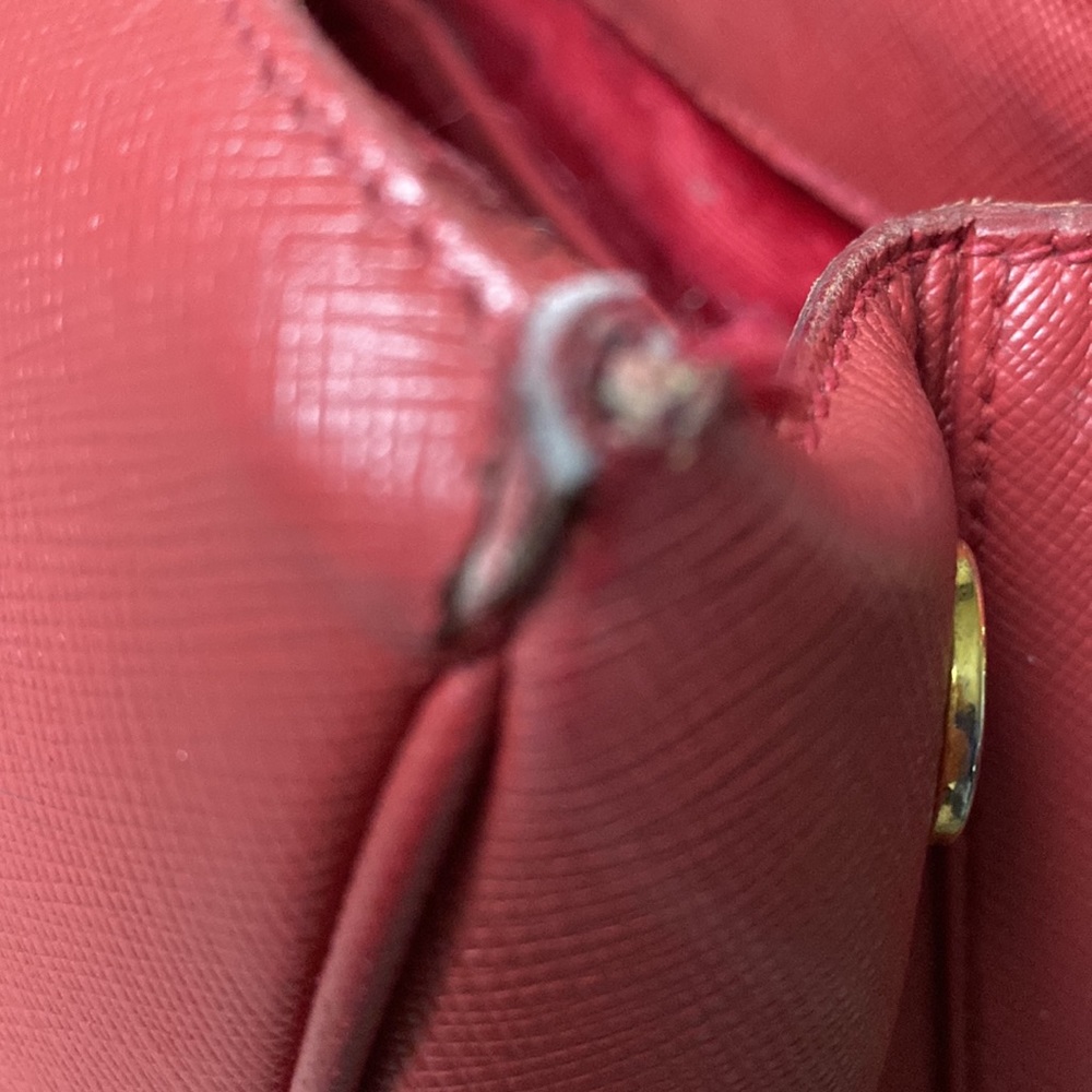 Authentic Prada Large Saffiano - Picture 9 of 14